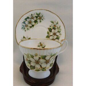 Royal Minister Dogwood Porcelain Tea Cup & Saucer